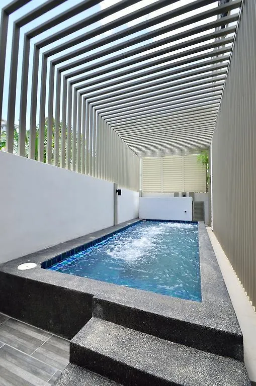 Iris Luxury Service Villa George Town