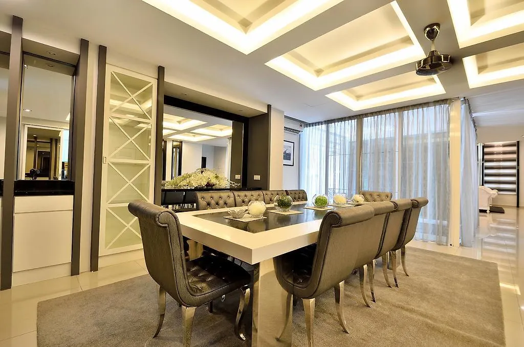 Iris Luxury Service Villa George Town